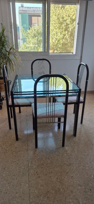 Mesa Extensible de Cristal y 4Sillas LEER DESCRIPC