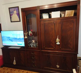 Mueble de Salón Clásico de Madera
