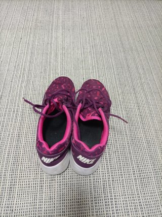 Zapatillas Nike Moradas y Rosas