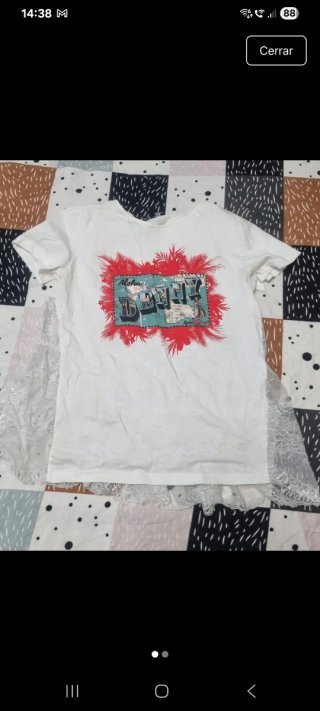 Camiseta Blanca con Estampado y Encaje