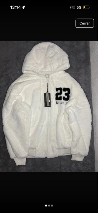 Chaqueta de pelo blanca con capucha