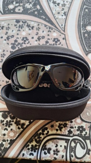 Gafas OCEANsunglasses para deportes acuáticos.