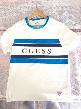 Camiseta Guess Blanca y Azul