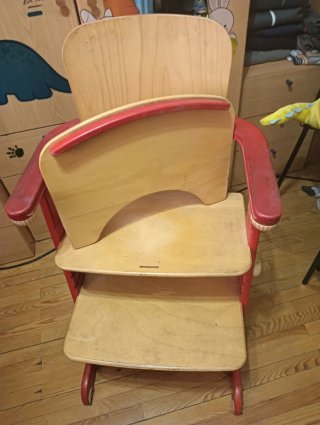 Trona de madera evolutiva