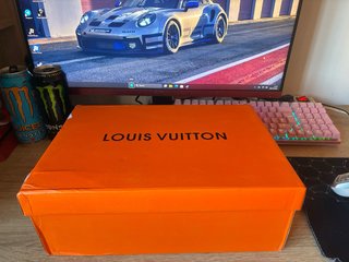 Zapatillas Louis Vuitton rosas y blancas