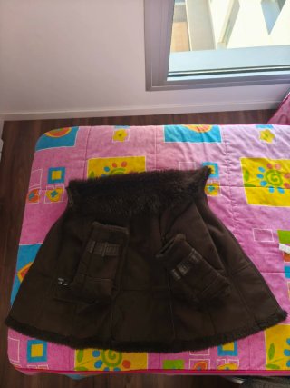 Abrigo Marrón con Detalle de Pelo