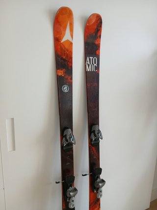 Esquís Atomic 173cm