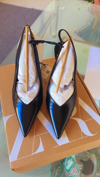 Zapatos de tacón Zara negros