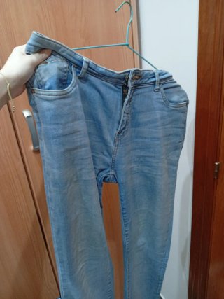 Pantalones tejanos largos de mujer