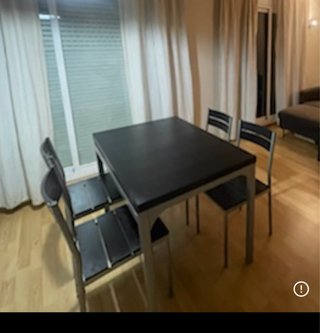 Mesa con 4 sillas