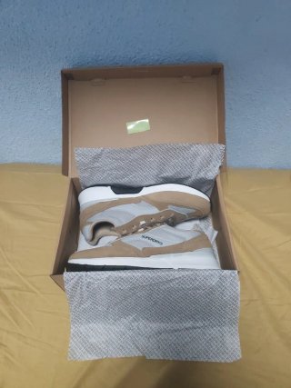 Zapatillas Superdry Beige y Blancas