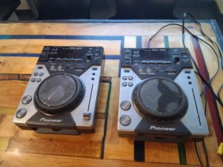 2 Reproductores Pioneer CDJ-400