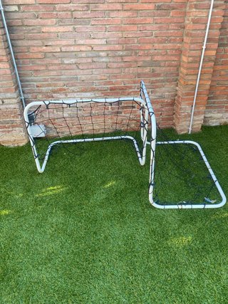 2 porterías pequeñas de fútbol metálicas con redes