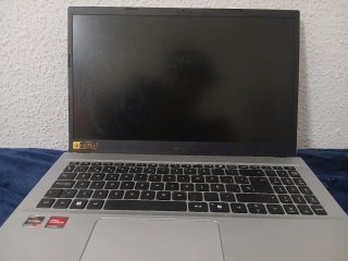 Portátil Acer y Ratón