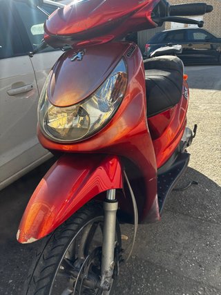 Scooter Peugeot Loxxor 125 Roja