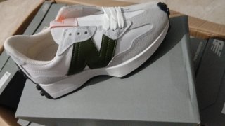 Zapatillas New Balance Blancas y Verdes