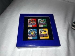 Set de 4 Pines Pokémon 30 Aniversario