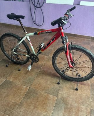 Bicicleta de Montaña BH Roja y Blanca