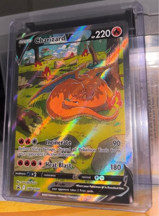 Carta Pokémon Charizard V SWSH260