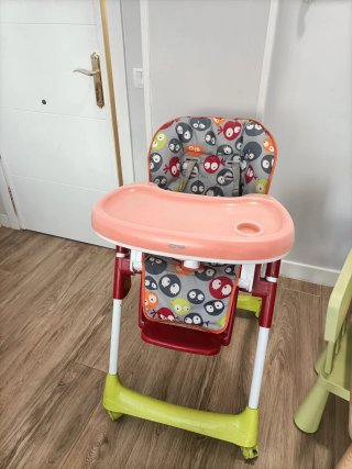 Trona para bebé con bandeja