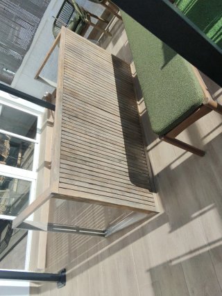 Mesa de madera para exterior