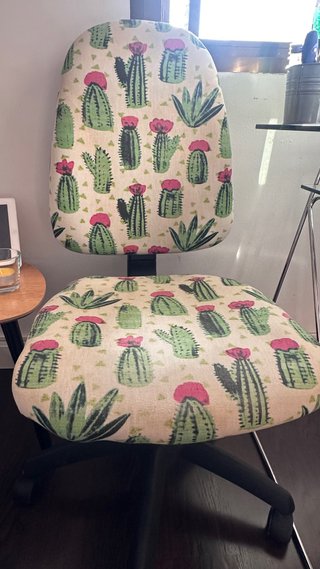 Silla de escritorio con estampado de cactus