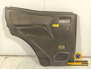 Guarnecido puerta trasera izquierda Nissan