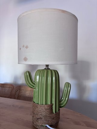 Lámpara de mesa con forma de cactus