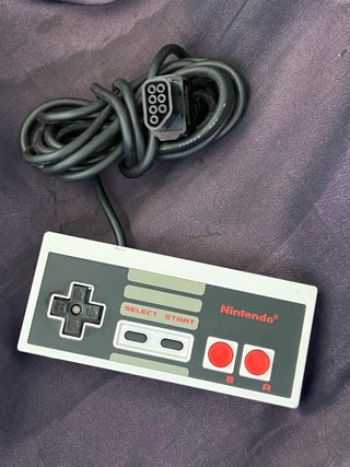 Mando NES (Nintendo Entertainment System)