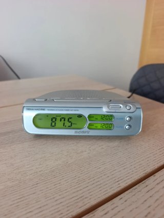 Radio Despertador Retro Sony Dream Machine ICF-