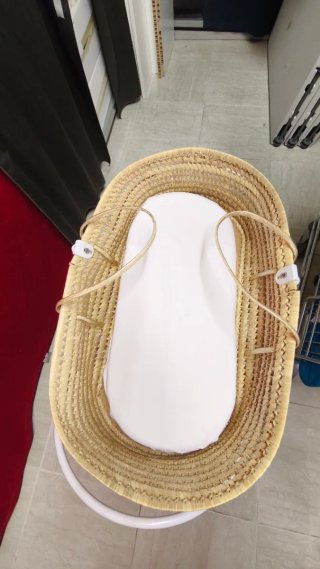 Cesta moises  de mimbre