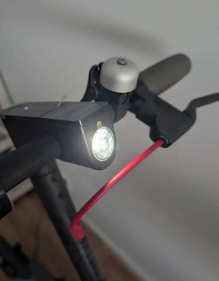 Patinete Eléctrico con Luz Frontal