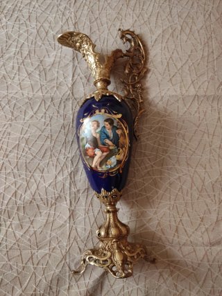 Jarrón Decorativo de Porcelana y Bronce