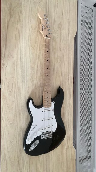 Guitarra Squier Stratocaster para Zurdo