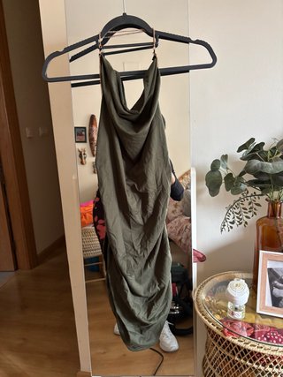 Vestido Verde Militar con Tirantes de Cadena