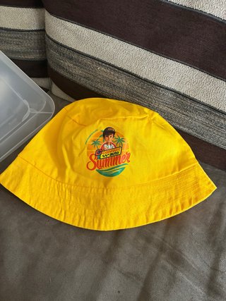 Gorro de niño amarillo