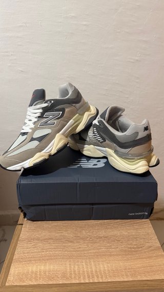 New Balance U9060 Gris y Beige