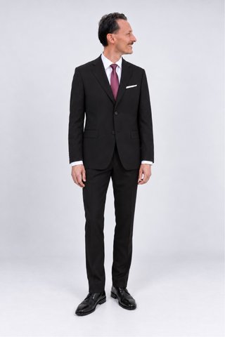 Traje de hombre ideal para bodas, ceremonias.