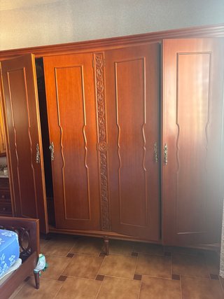 Armario de Madera Clásico