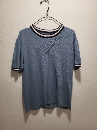 Camiseta de punto azul