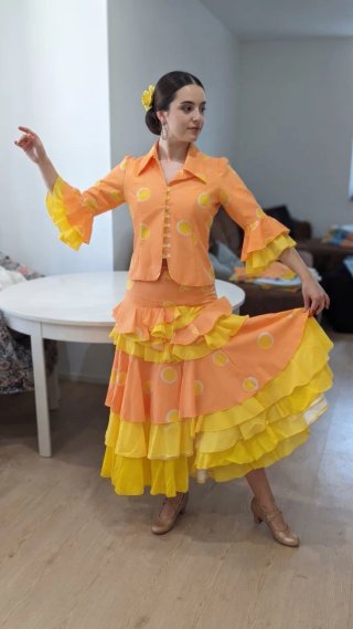 623 Vestido de flamenca naranja y amarillo