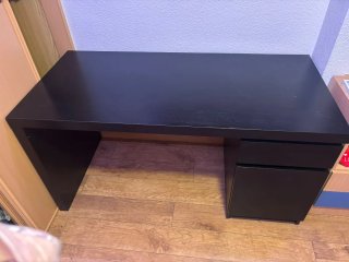 Escritorio IKEA color Negro en perfecto estado