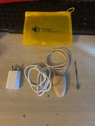 Pinganillo Bluetooth con Accesorios
