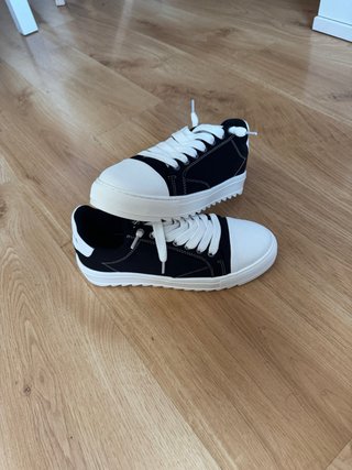 Zapatillas Numeris Negras y Blancas Talla 43