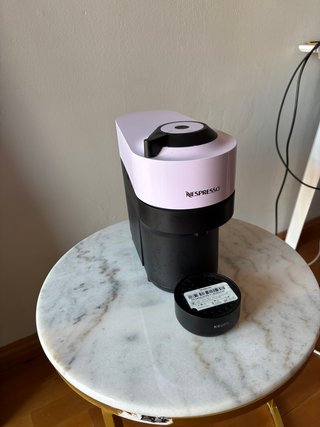 Cafetera Nespresso Vertuo Lila