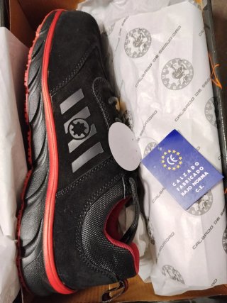 Zapatos de Seguridad Negros y Rojos