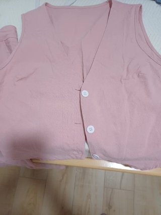 Conjunto de chaleco y pantalón rosa