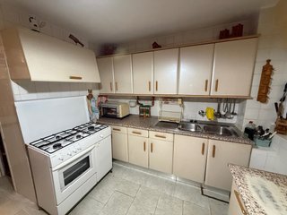 Muebles de cocina de formica en color crema