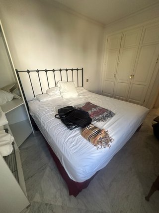 Cama con somier y colchón