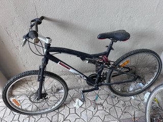 Bicicleta de Montaña con Doble Suspensión